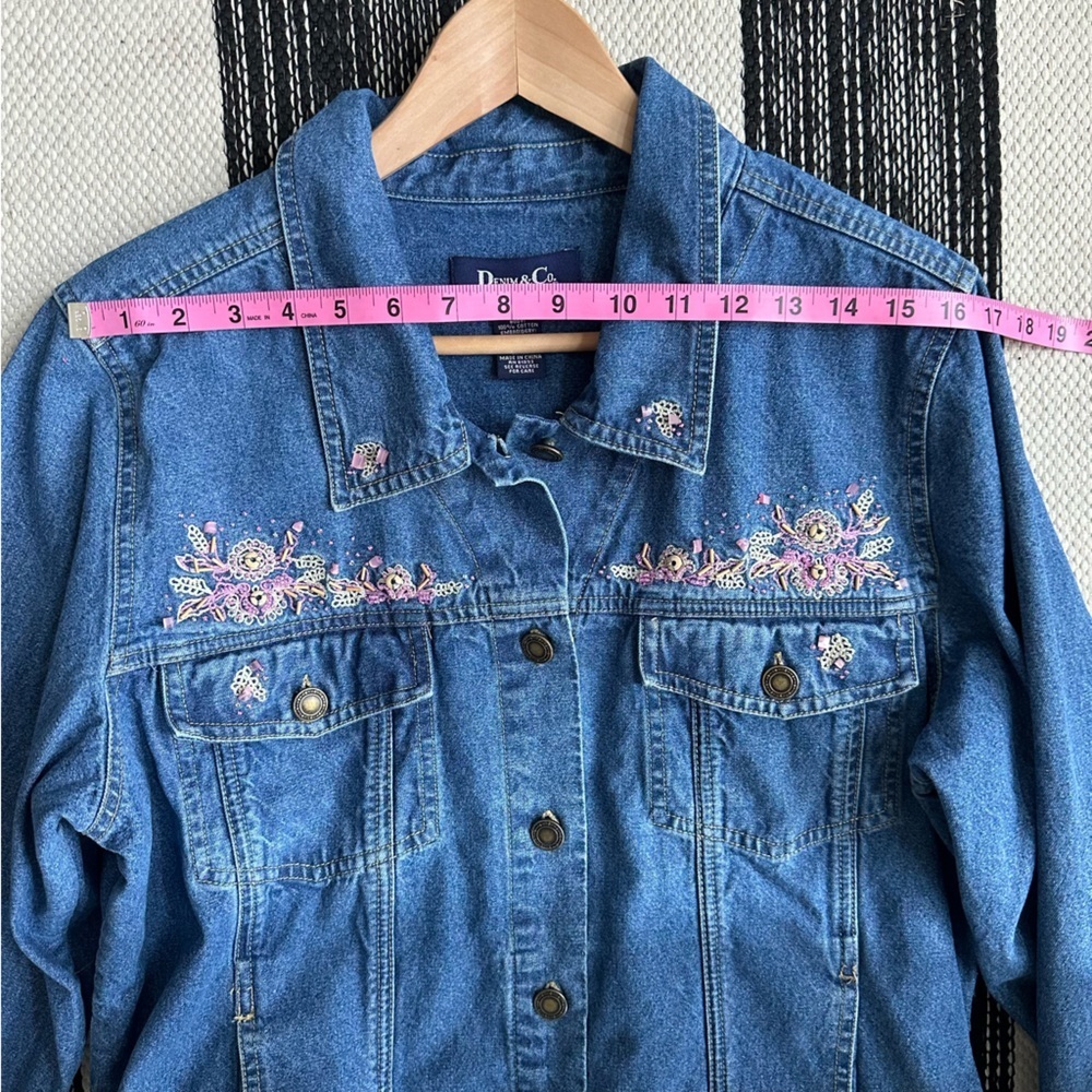 Denim & Co Western Floral Embroidered Jean Jacket Size: XL - Picture 7 of 12